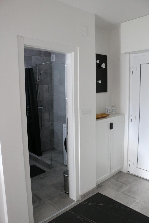 Luca, Digital Nomad Getaway Studio Apartment ซาเกร็บ ภายนอก รูปภาพ