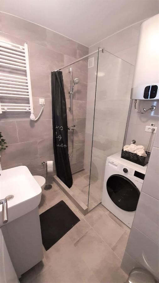 Luca, Digital Nomad Getaway Studio Apartment ซาเกร็บ ภายนอก รูปภาพ