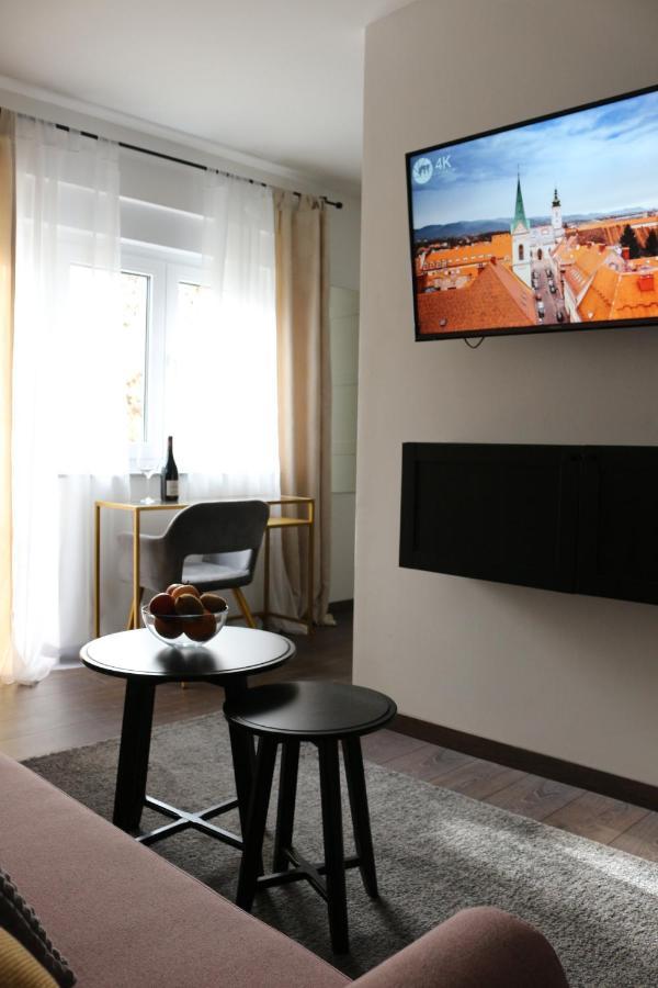 Luca, Digital Nomad Getaway Studio Apartment ซาเกร็บ ภายนอก รูปภาพ