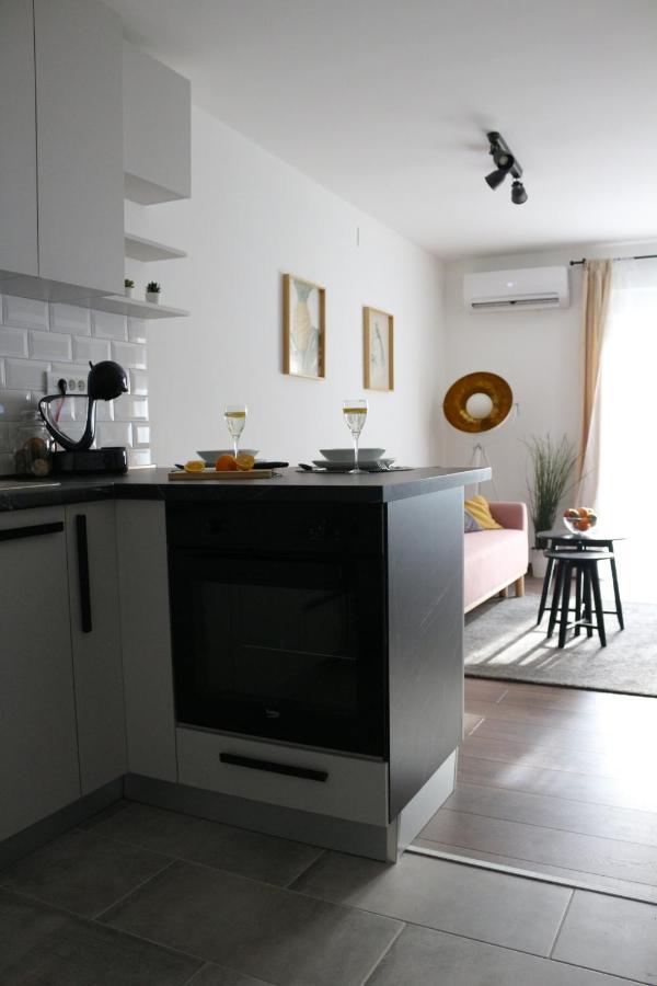 Luca, Digital Nomad Getaway Studio Apartment ซาเกร็บ ภายนอก รูปภาพ